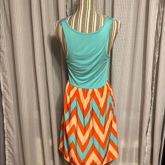 Chevron Patterned Sleeveless Dress - Turquoise and Orange - Picture 2 of 5
